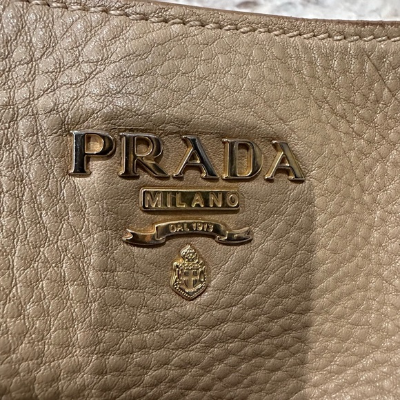 Prada Vitello Daino Side Pocket Zip Large Hobo/Authentic - Picture 3 of 13